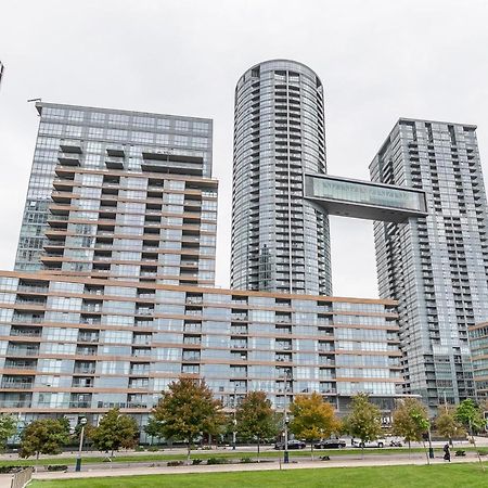 Simply Comfort. Elegant Apartments Dan Lecki Toronto Exterior photo