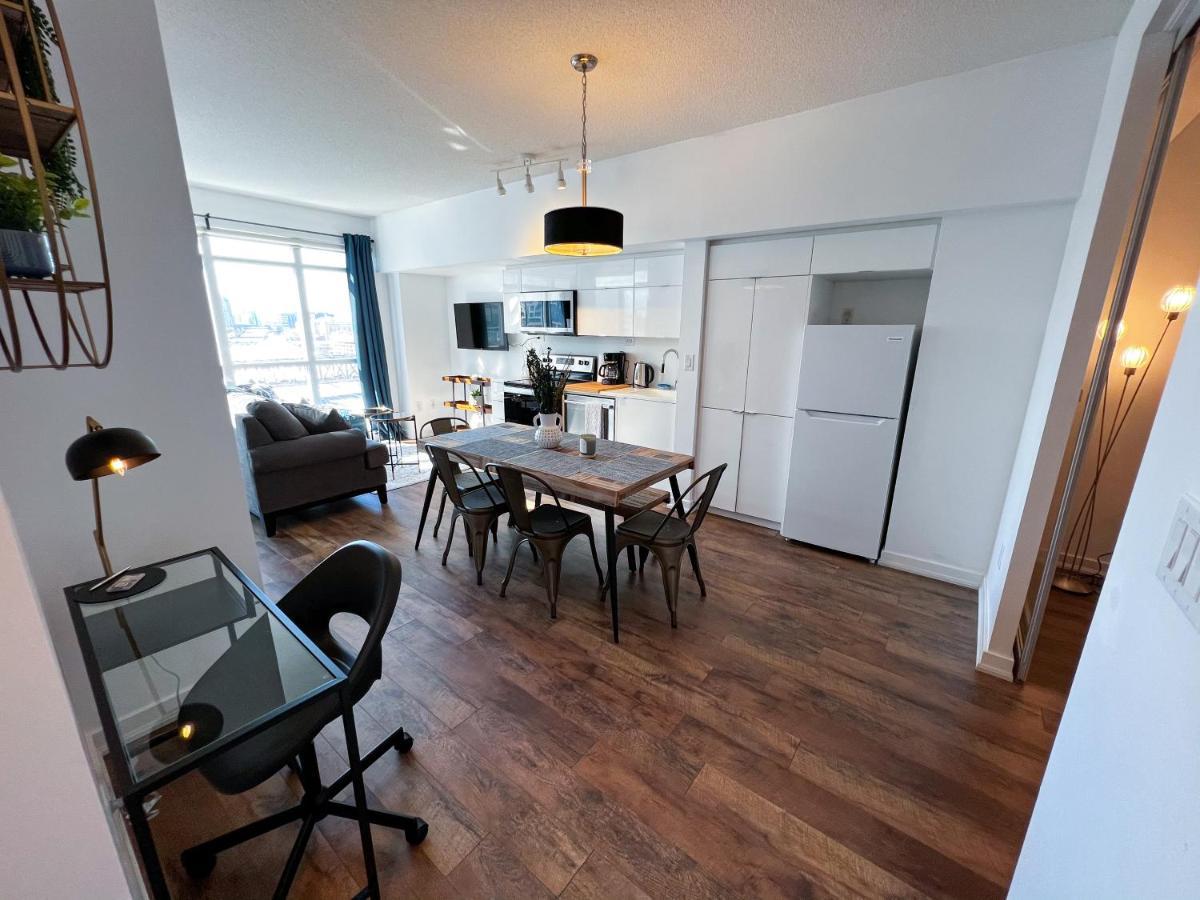 Simply Comfort. Elegant Apartments Dan Lecki Toronto Exterior photo